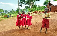 NL_2026-09_Uganda__Schulkinder