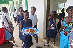 NL_2025-09_Sierra_Leone__School_Lunch_Yiehun