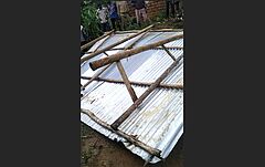 NL_2025-23_Burundi__zerstoerte_Kirche_in_Miduha