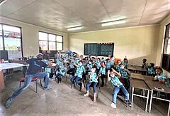 NL_2022-06_Surinam__Neu-Amsterdam__Vorlesetag_2