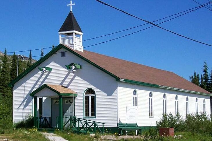 Labrador_ChurchSummer