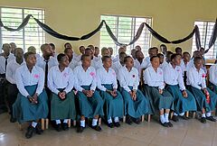 NL_2023-08_Tansania__Mbozi_High_School__Abschluss_Form_6
