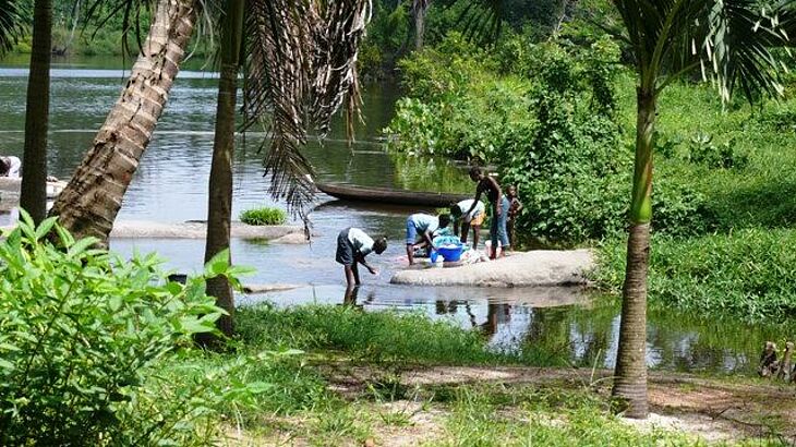 Surinam Leben am Fluss